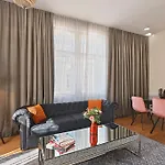 6 Rooms